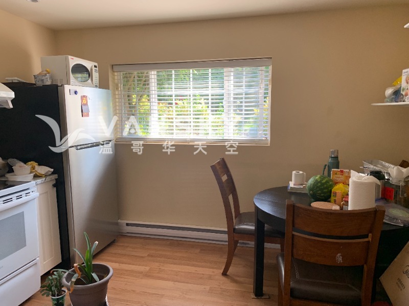 260222115817_Downstair kitchen 2.jpg